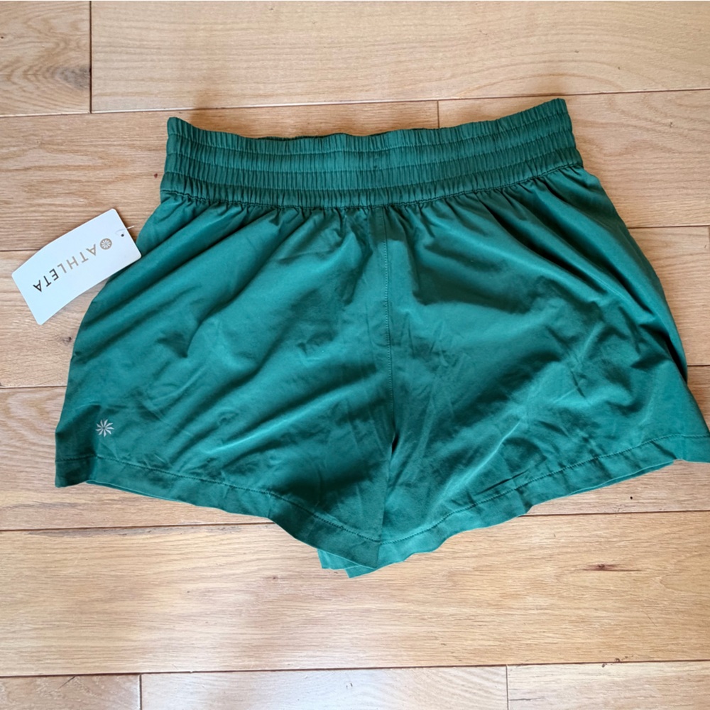 Athleta high rise weekender run short NWT small